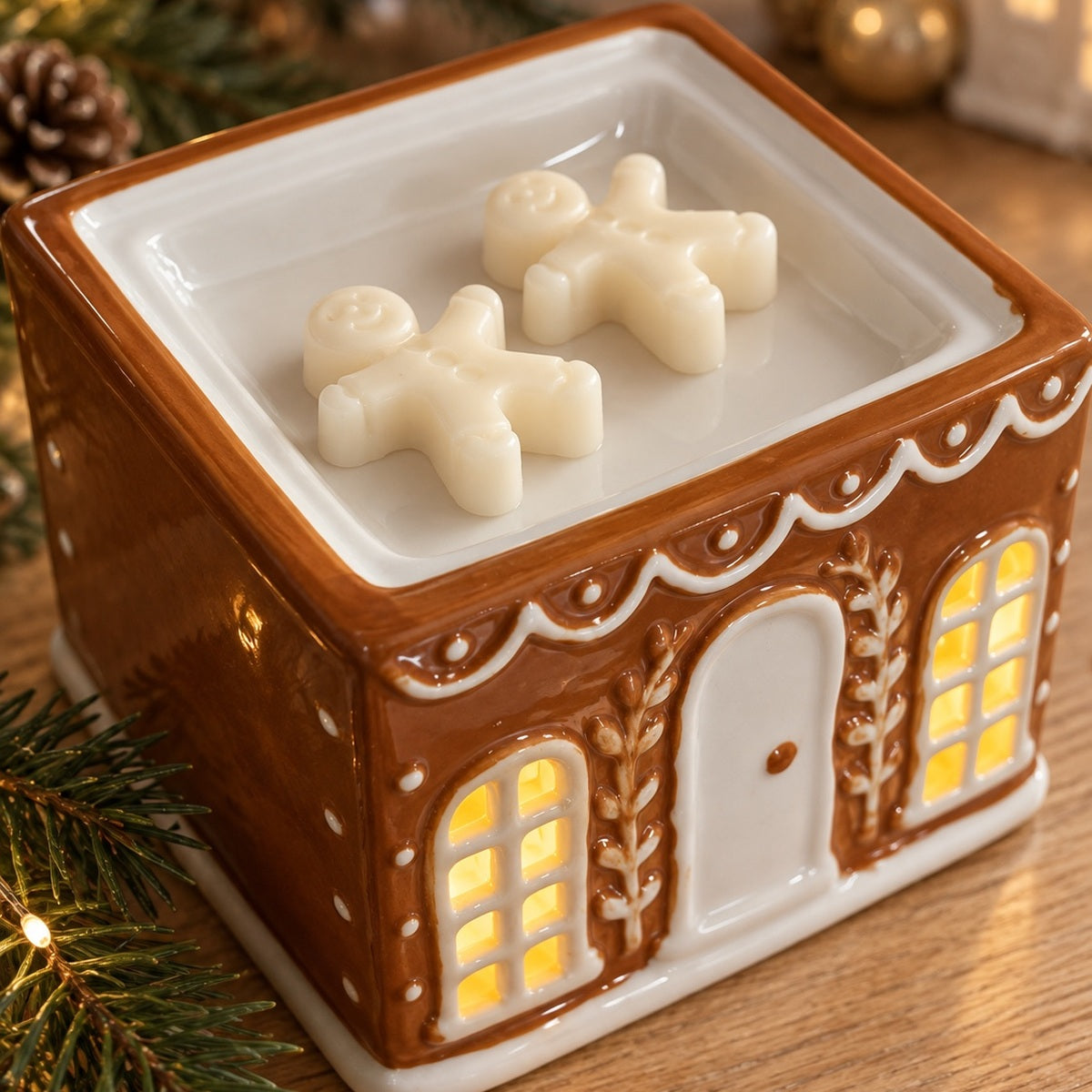 Gingerbread Bakehouse Ceramic Wax Melt & Tealight Set